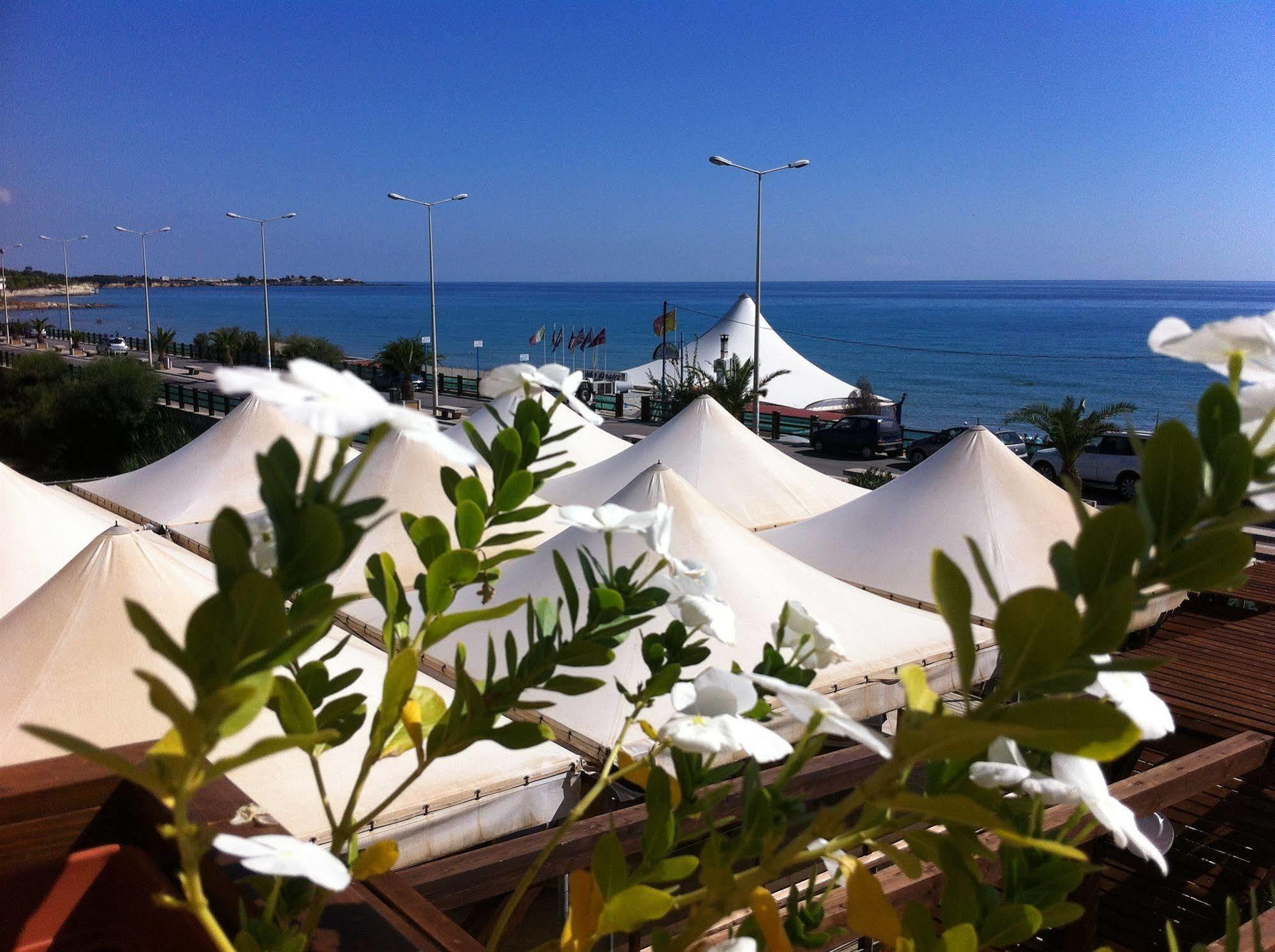 Hotel Jonio Lido di Noto エクステリア 写真